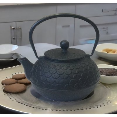 900ML TETERA HIERRO C/INFUSOR NEGRO